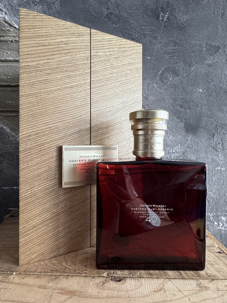 Johnnie Walker 40 years Master's Ruby Reserve