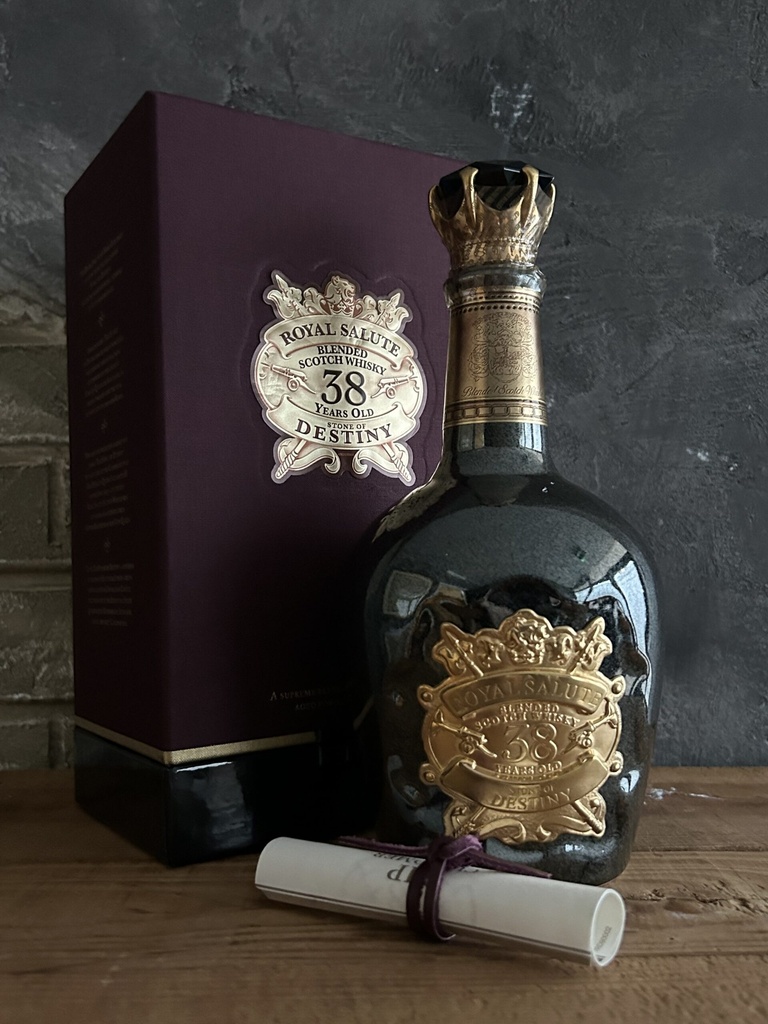 Chivas Royal 38 years Stone of Destiny